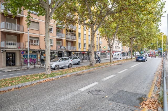 4 slaapkamer Flat te koop in Granada stad - € 285.000 (Ref: 9419690)