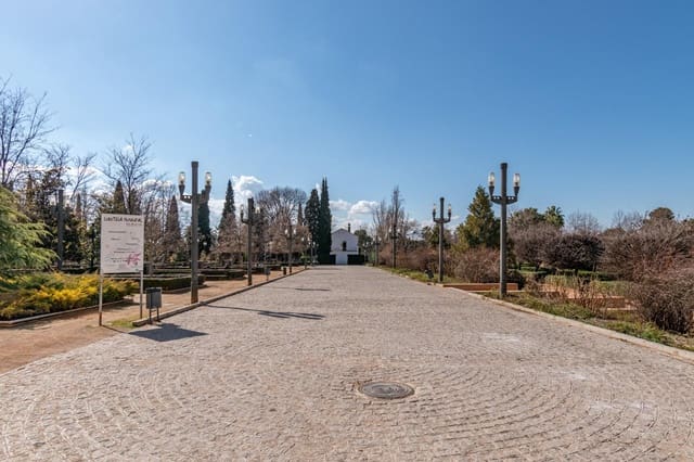 3 soveværelse Lejlighed til salg i Centro, Granada by - € 305.000 (Ref: 9419695)