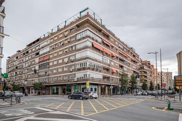 4 sypialnia Mieszkanie na sprzedaż w Miasto Grenada z garażem - 415 000 € (Ref: 9419696)