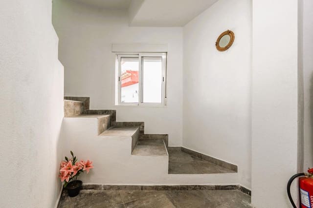 Apartamento de 5 habitaciones en Salobreña en venta - 399.000 € (Ref: 9419697)