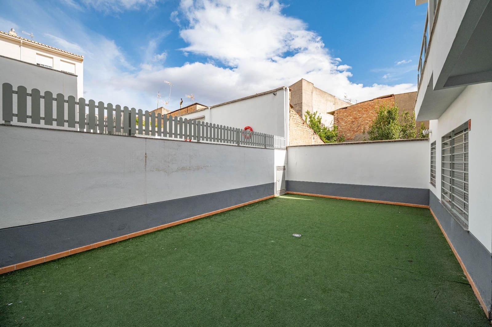 2 soverom Leilighet til salgs i Atarfe med svømmebasseng garasje - € 149 000 (Ref: 9419701)