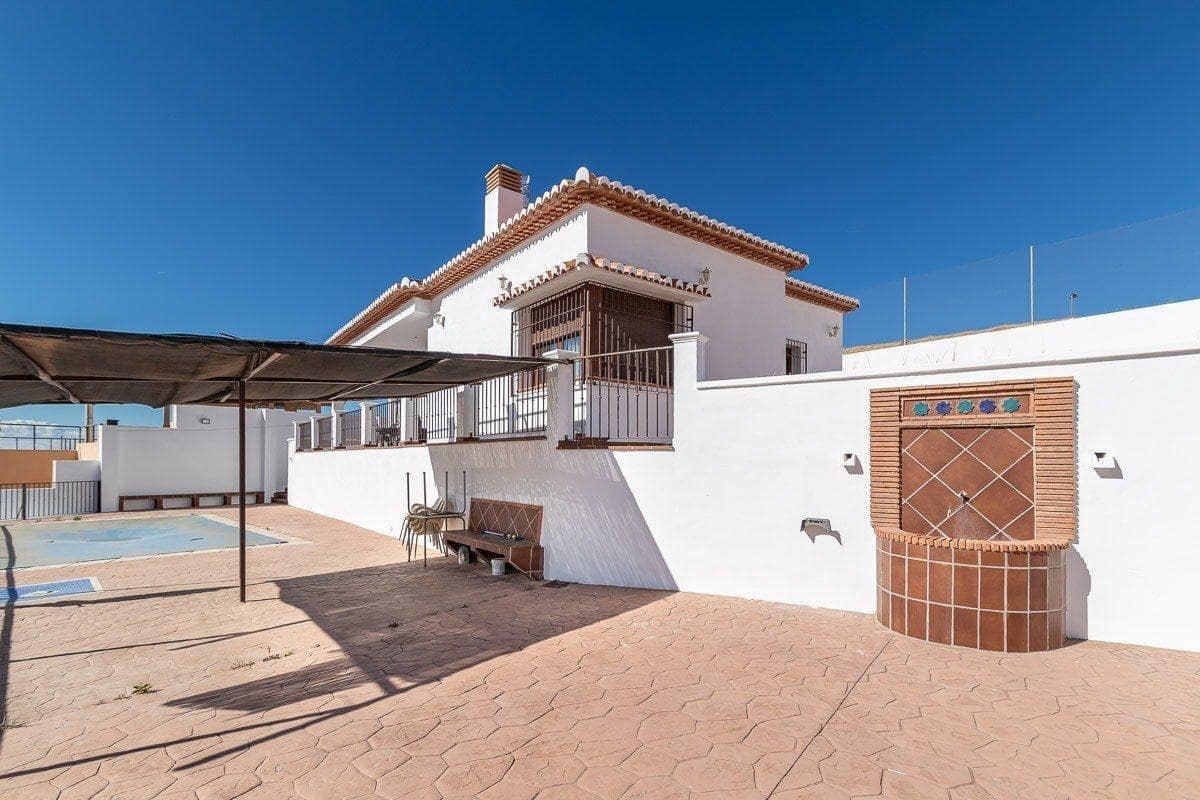 3 sovrum Villa till salu i La Zubia med pool garage - 320 000 € (Ref: 9419702)
