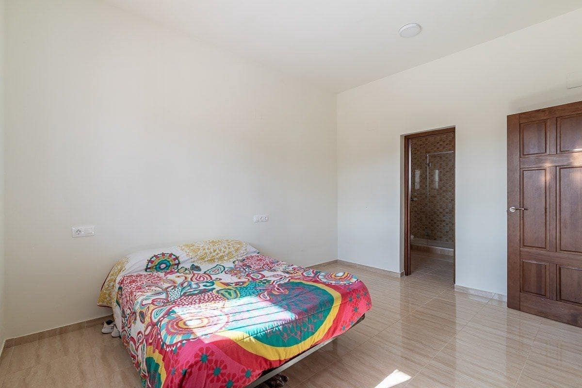 3 sovrum Villa till salu i La Zubia med pool garage - 320 000 € (Ref: 9419702)