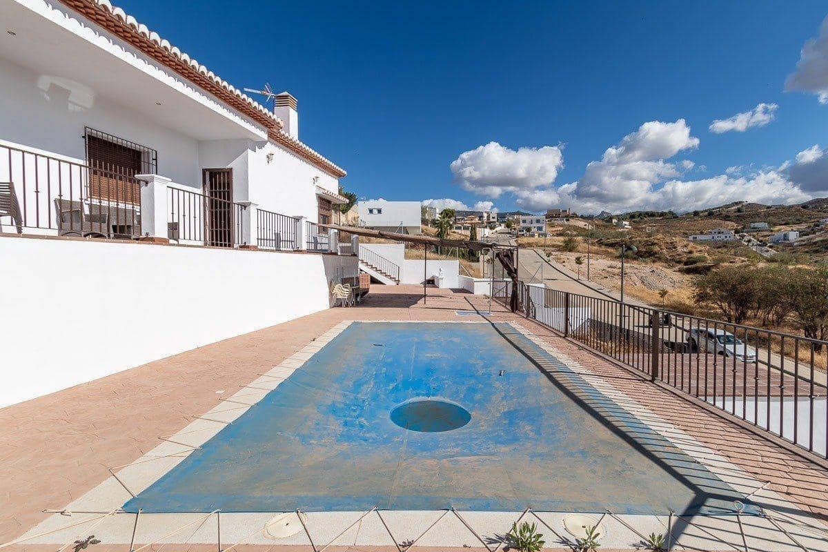 3 sovrum Villa till salu i La Zubia med pool garage - 320 000 € (Ref: 9419702)