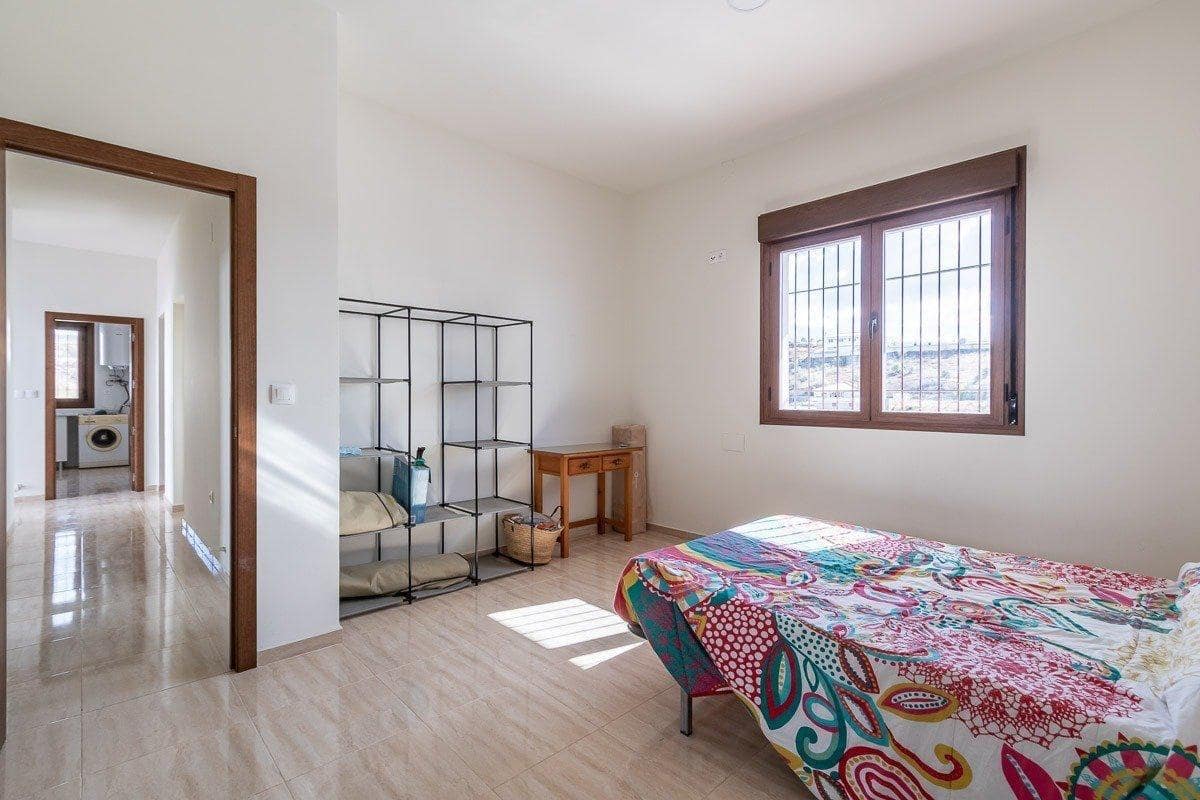 3 sovrum Villa till salu i La Zubia med pool garage - 320 000 € (Ref: 9419702)