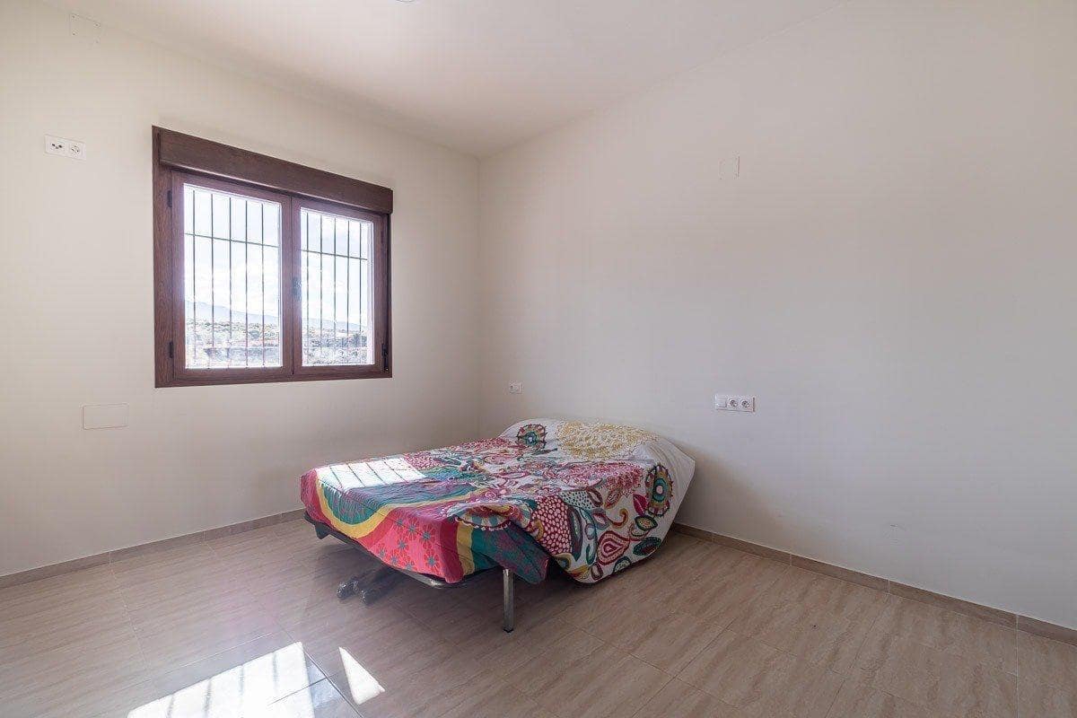 3 sovrum Villa till salu i La Zubia med pool garage - 320 000 € (Ref: 9419702)