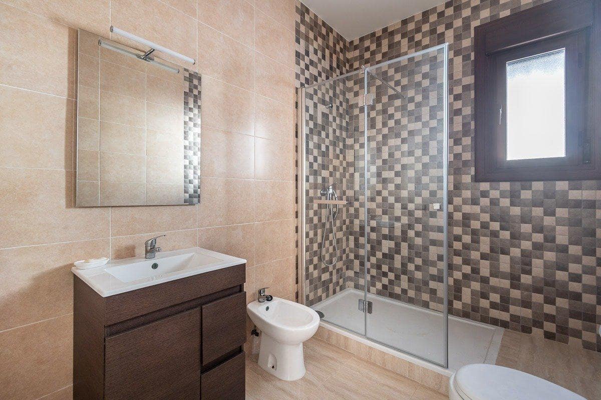 3 sovrum Villa till salu i La Zubia med pool garage - 320 000 € (Ref: 9419702)