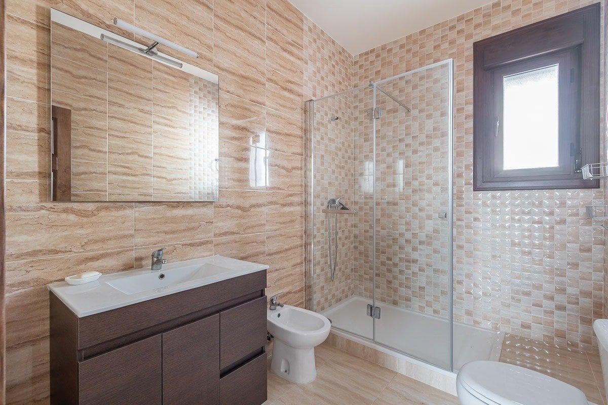 3 sovrum Villa till salu i La Zubia med pool garage - 320 000 € (Ref: 9419702)