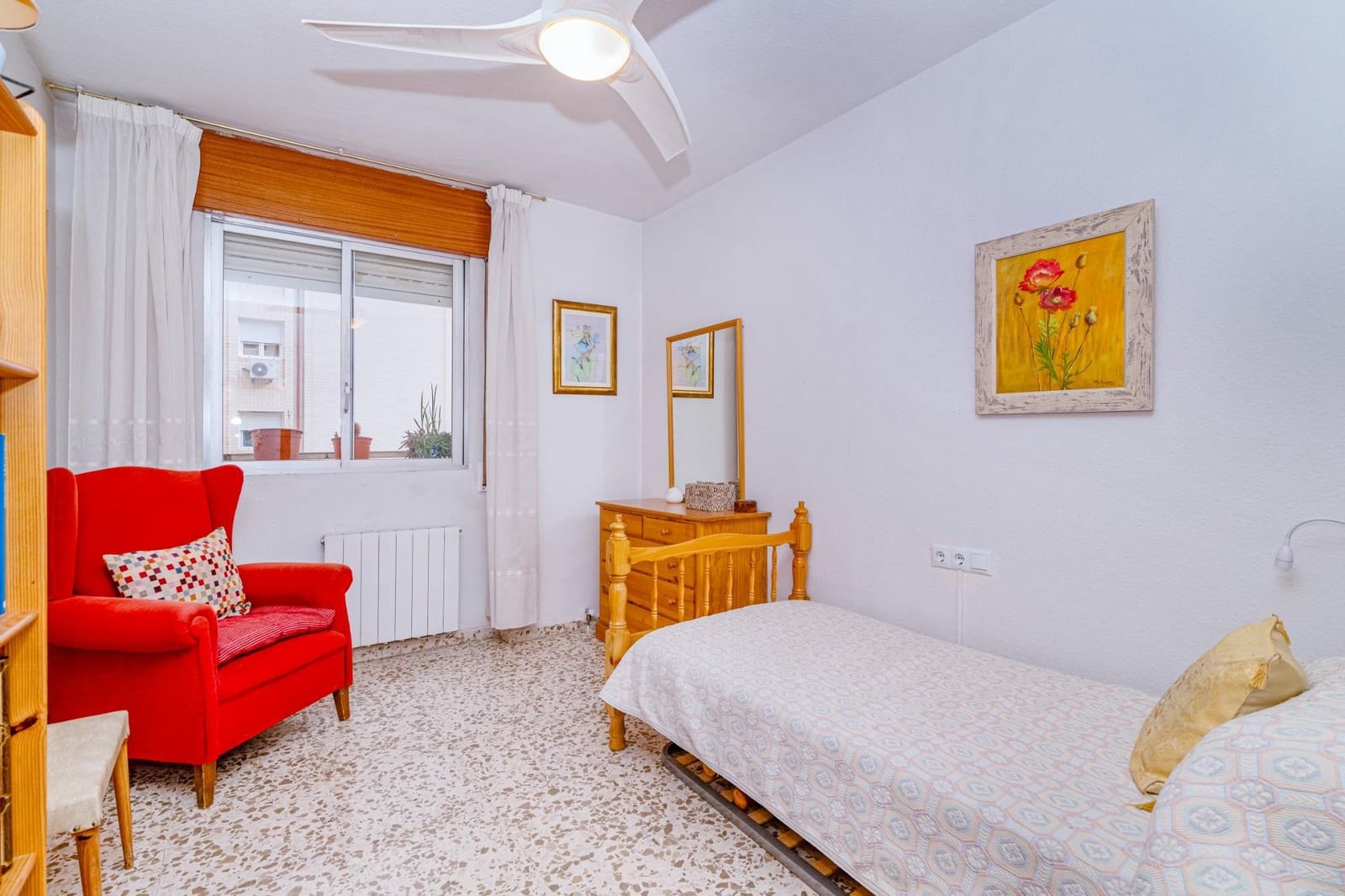 4 makuuhuone Asunto myytävänä paikassa Granada kaupunki mukana 
autotalli - 339 000 € (Ref: 9419704)