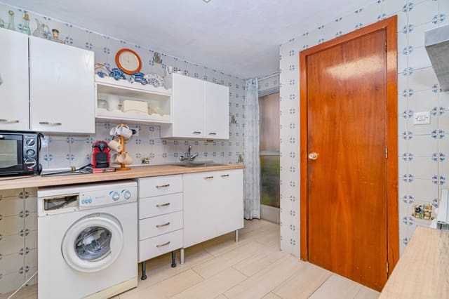 4 soveværelse Lejlighed til salg i Granada by med garage - € 339.000 (Ref: 9419704)