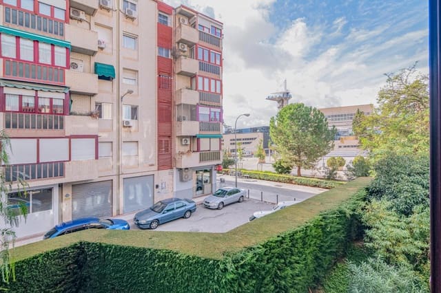 4 soveværelse Lejlighed til salg i Granada by med garage - € 339.000 (Ref: 9419704)