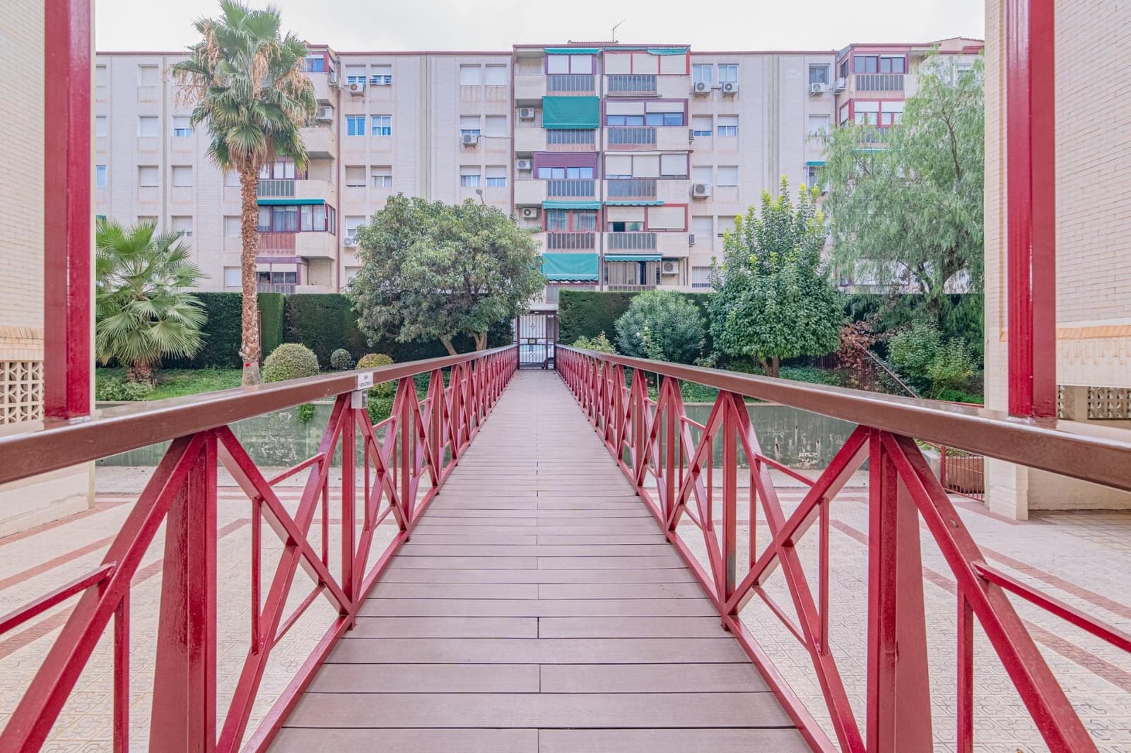 4 makuuhuone Asunto myytävänä paikassa Granada kaupunki mukana 
autotalli - 339 000 € (Ref: 9419704)