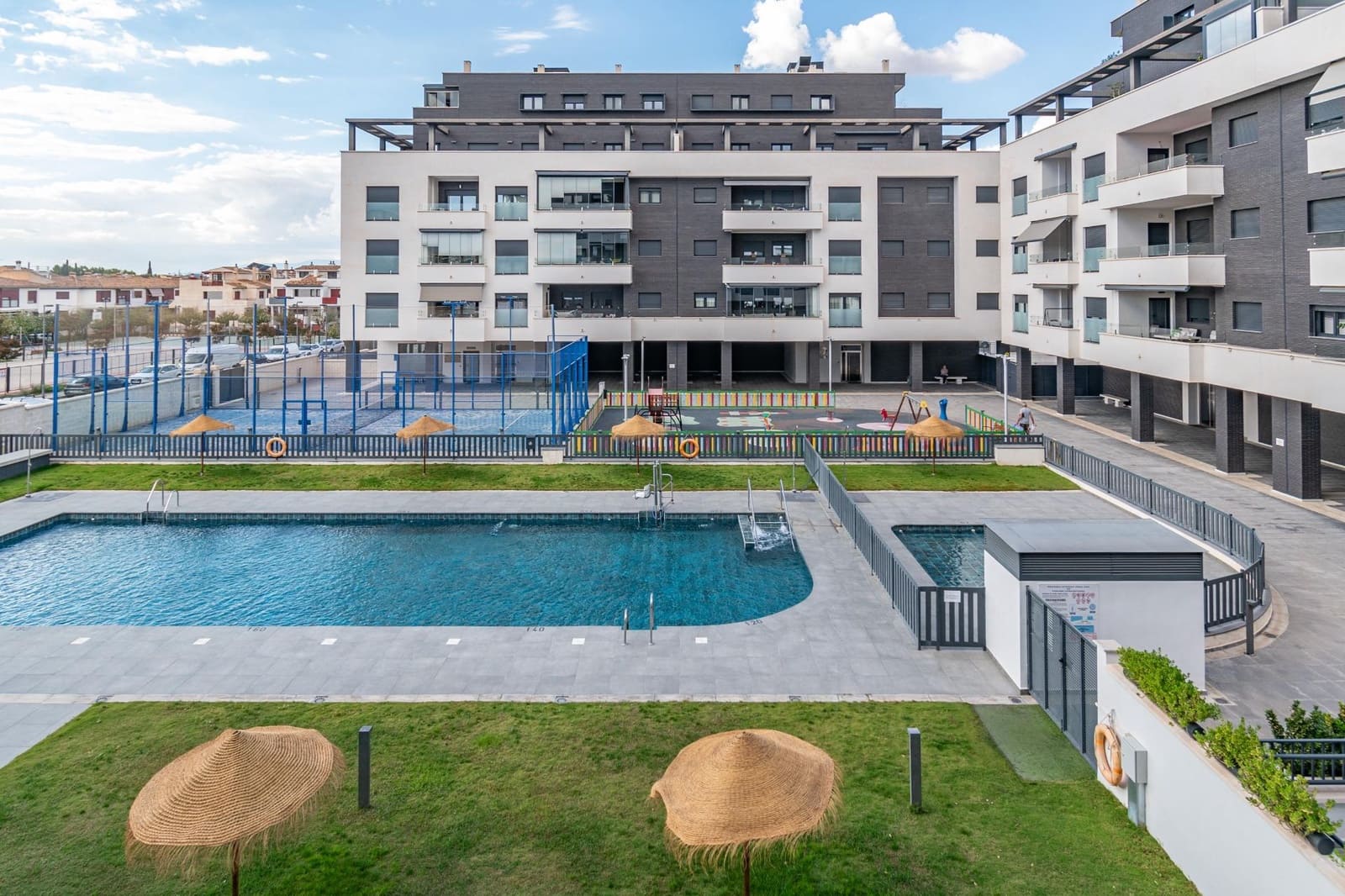 3 bedroom Flat for sale in Armilla with pool - € 462,000 (Ref: 9419708)