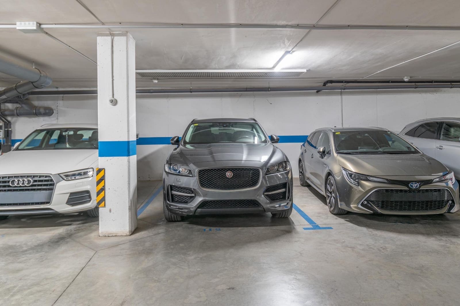 3 bedroom Flat for sale in Armilla with pool - € 462,000 (Ref: 9419708)