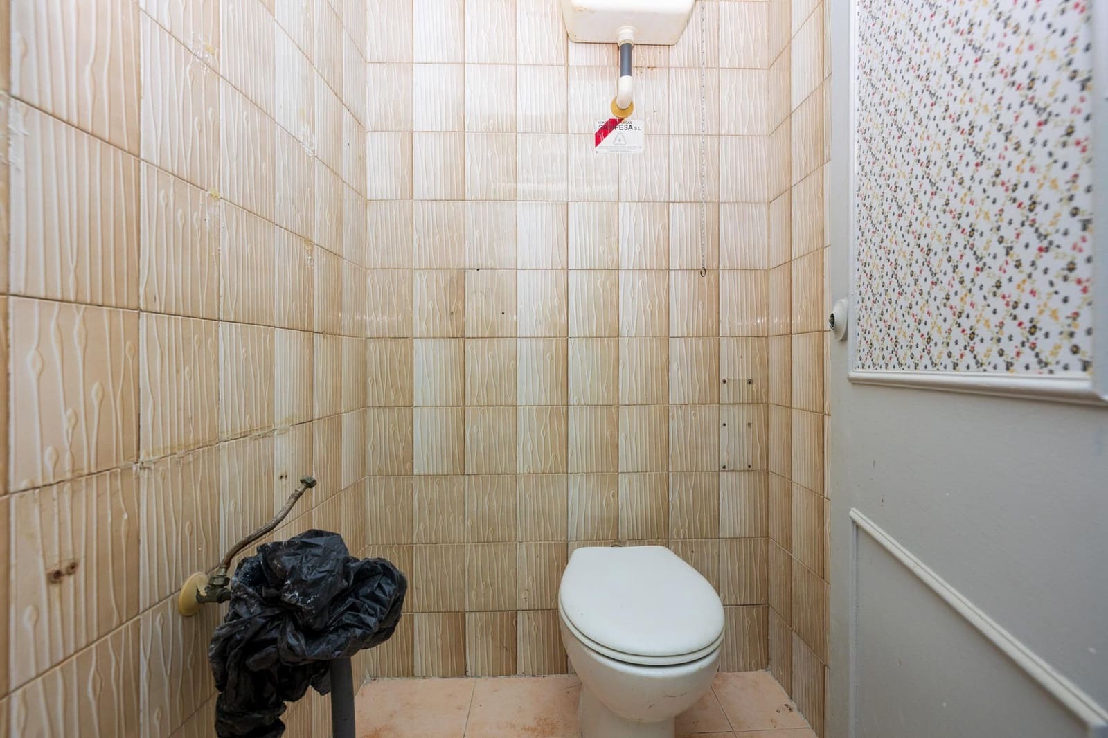 Commercieel te koop in Granada stad - € 95.000 (Ref: 9419709)