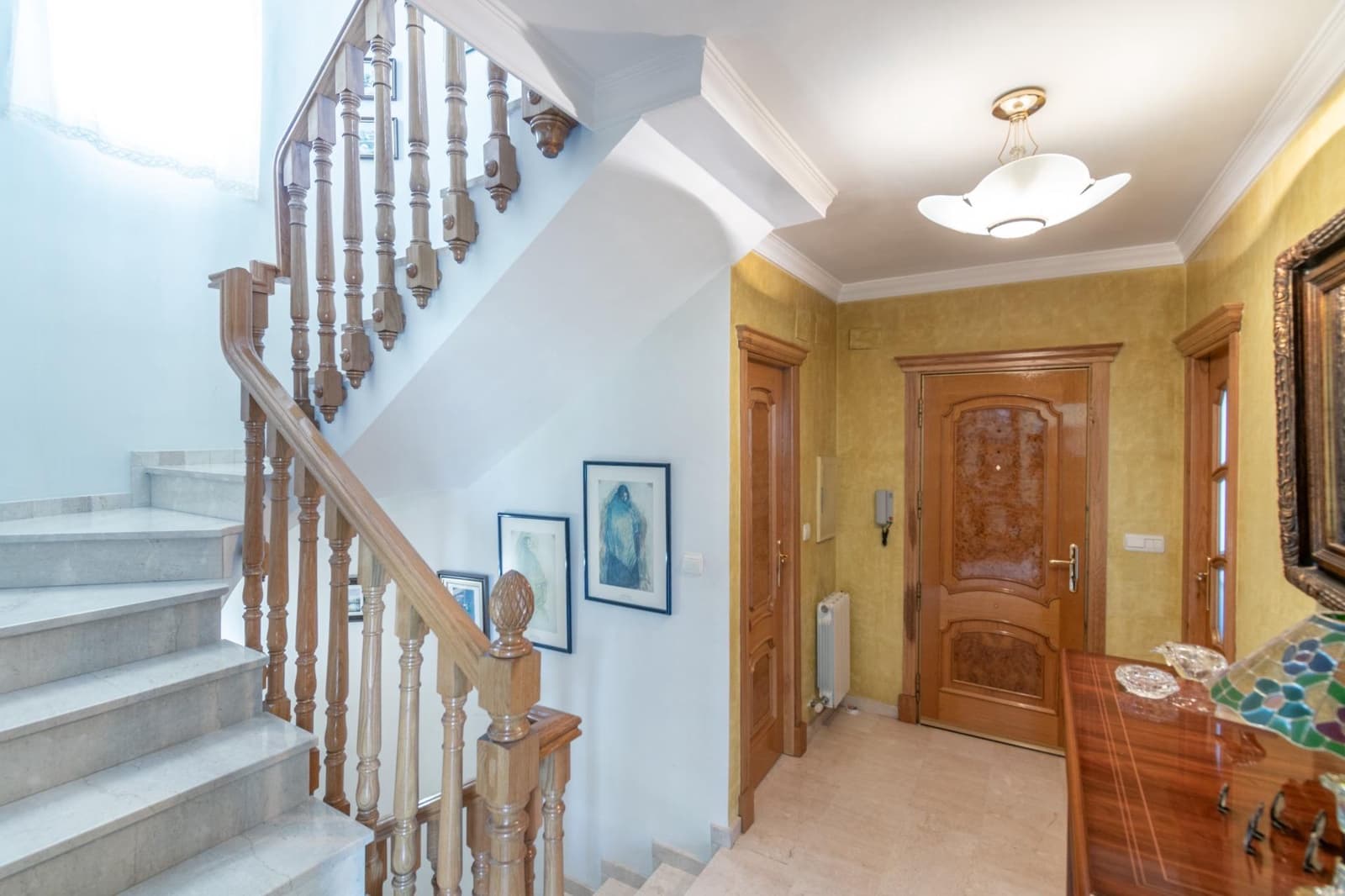 4 Zimmer Villa zu verkaufen in La Zubia mit Pool Garage - 380.000 € (Ref: 9419711)