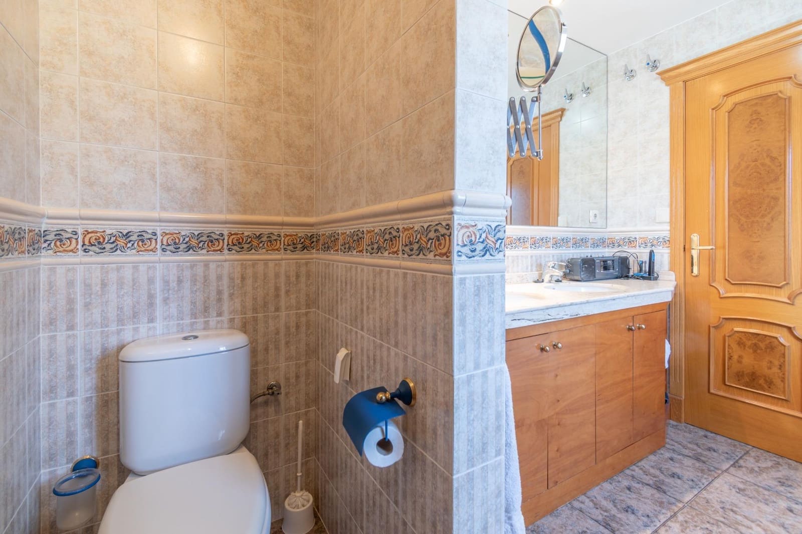 4 Zimmer Villa zu verkaufen in La Zubia mit Pool Garage - 380.000 € (Ref: 9419711)