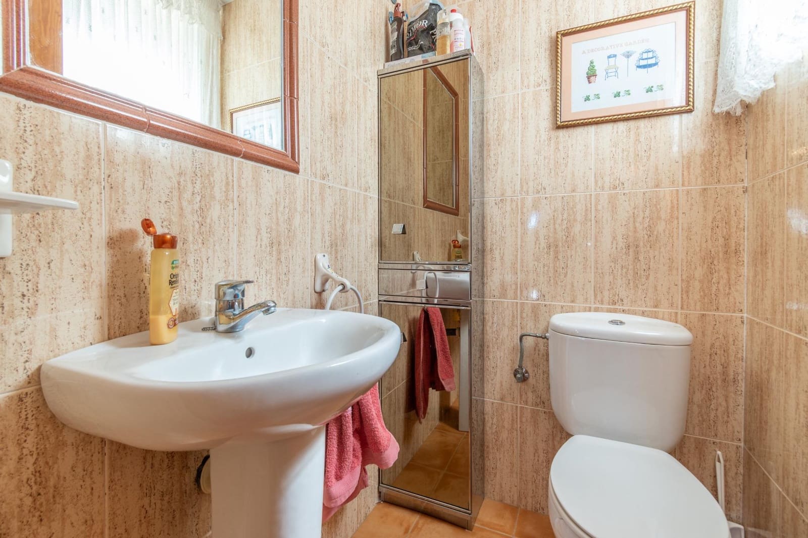 4 Zimmer Villa zu verkaufen in La Zubia mit Pool Garage - 380.000 € (Ref: 9419711)