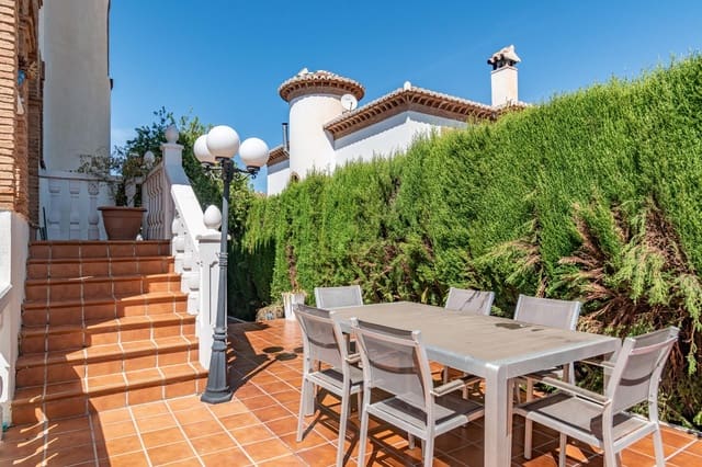 4 Zimmer Villa zu verkaufen in La Zubia mit Pool Garage - 380.000 € (Ref: 9419711)