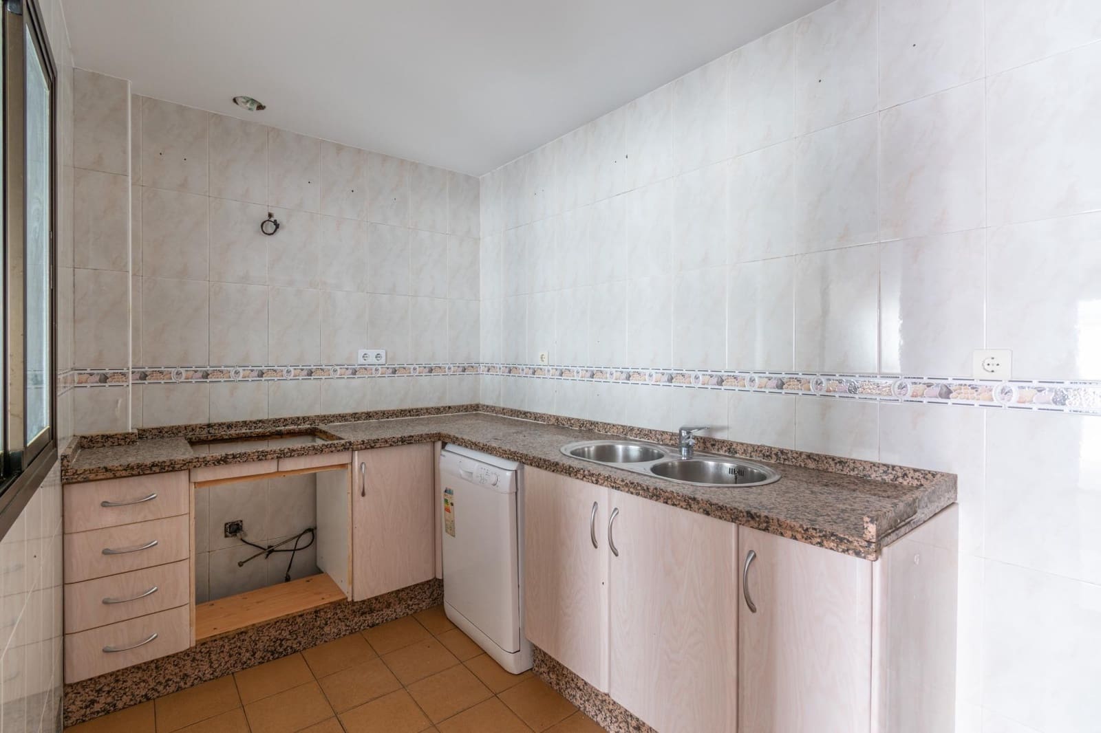 4 chambre Appartement à vendre à Guadix avec garage - 165 000 € (Ref: 9419712)