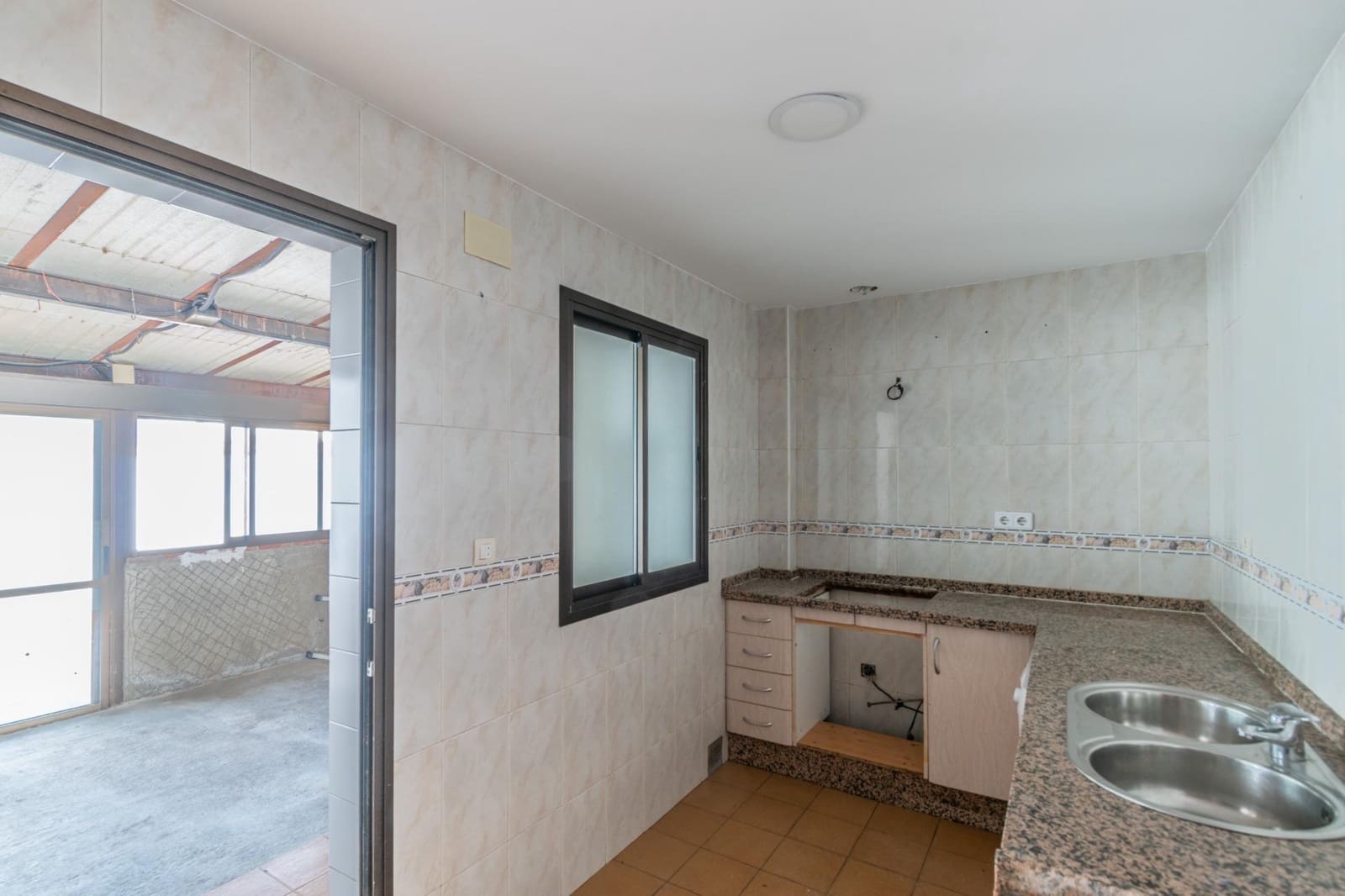 4 chambre Appartement à vendre à Guadix avec garage - 165 000 € (Ref: 9419712)