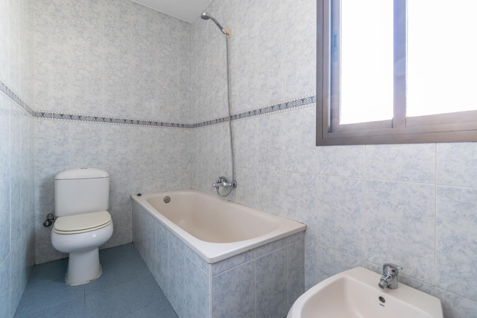 4 chambre Appartement à vendre à Guadix avec garage - 165 000 € (Ref: 9419712)