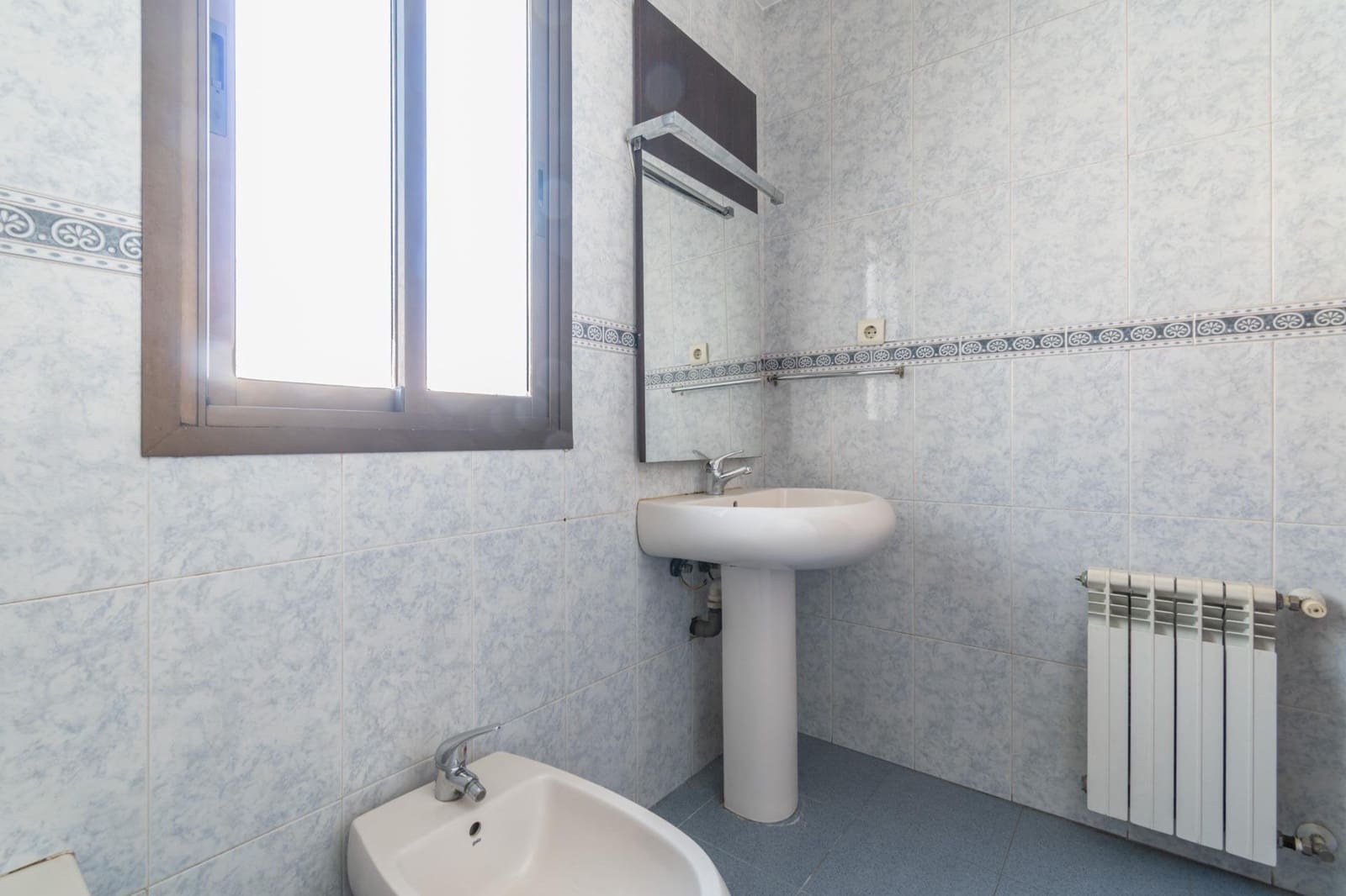 4 chambre Appartement à vendre à Guadix avec garage - 165 000 € (Ref: 9419712)