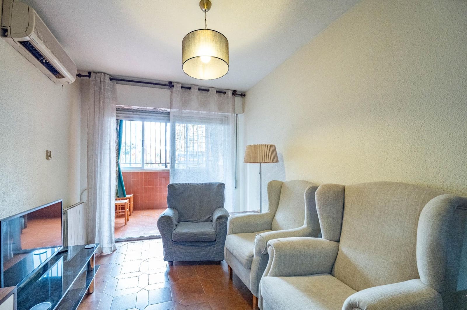 4 Zimmer Wohnung zu verkaufen in Granada Stadt mit Garage - 297.000 € (Ref: 9419716)