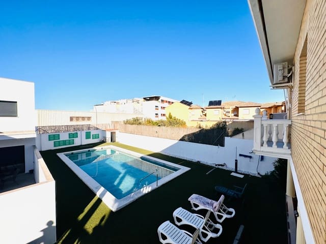 4 soveværelse Villa til salg i Santa Fe med swimmingpool - € 394.900 (Ref: 9419717)