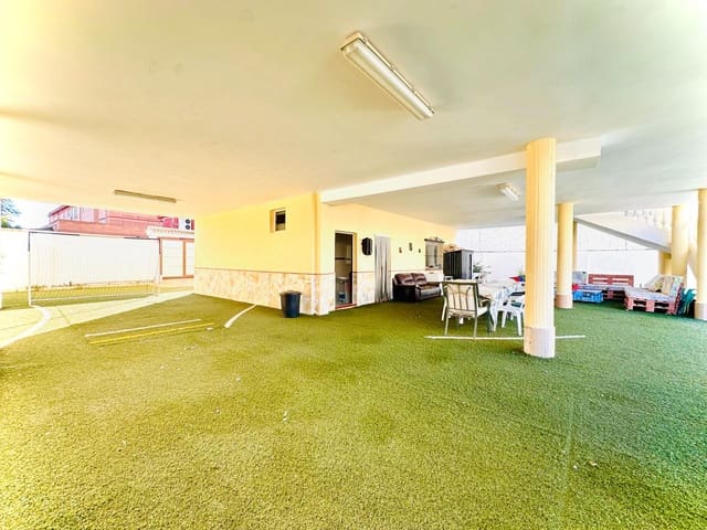 4 soveværelse Villa til salg i Santa Fe med swimmingpool - € 394.900 (Ref: 9419717)