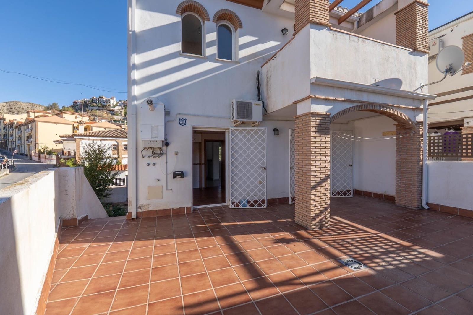 3 chambre Maison de Ville à vendre à Cenes de la Vega avec piscine garage - 305 000 € (Ref: 9419719)