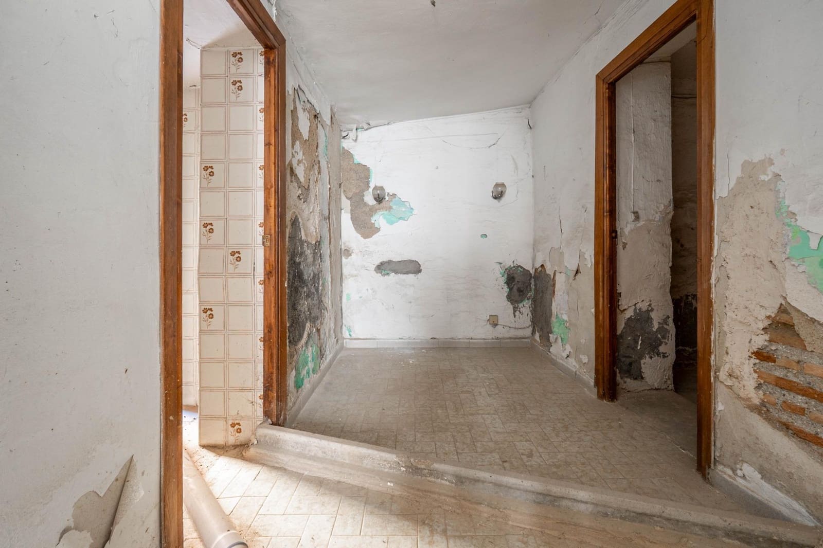 4 bedroom Finca/Country House for sale in Ogijares - € 79,500 (Ref: 9419720)