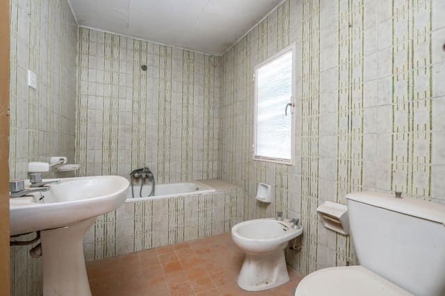 4 soveværelse Finca/Landehus til salg i Ogíjares - € 79.500 (Ref: 9419720)