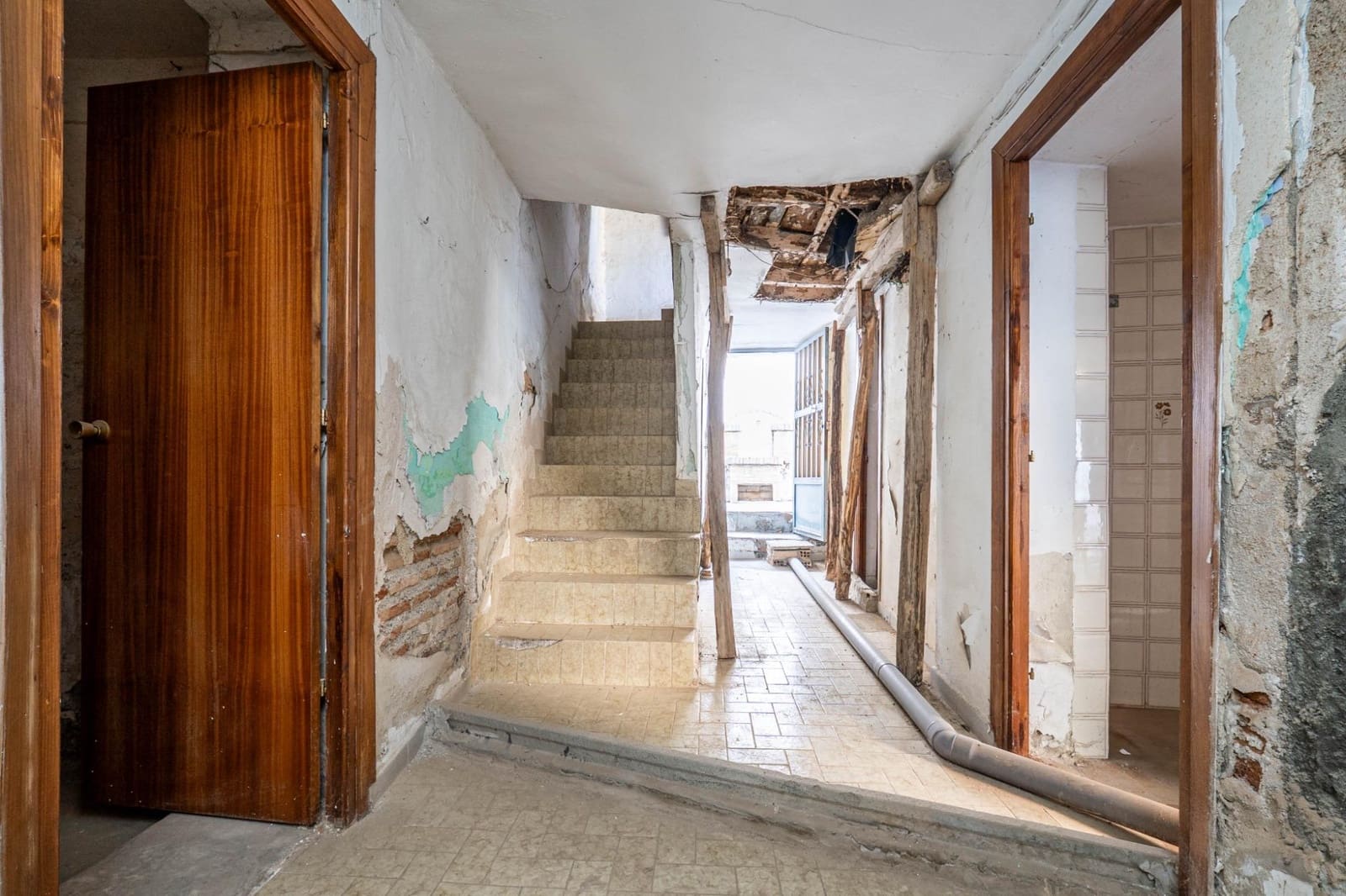 4 bedroom Finca/Country House for sale in Ogijares - € 79,500 (Ref: 9419720)