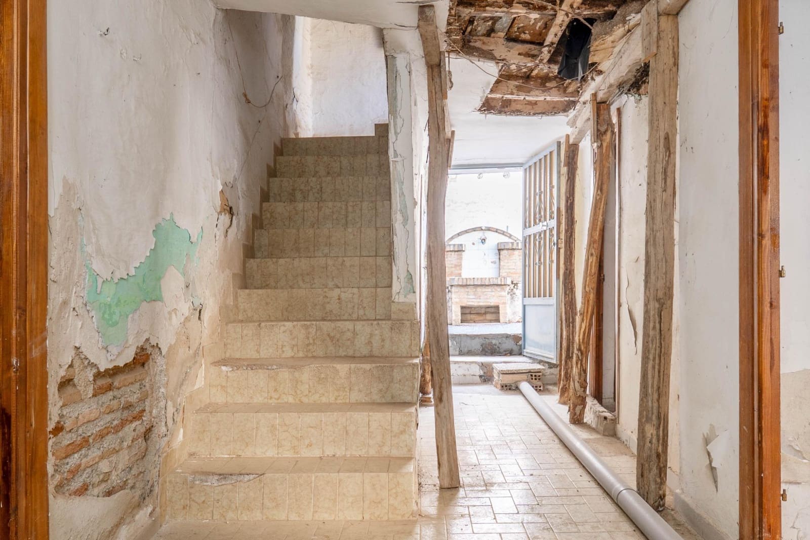 4 bedroom Finca/Country House for sale in Ogijares - € 79,500 (Ref: 9419720)