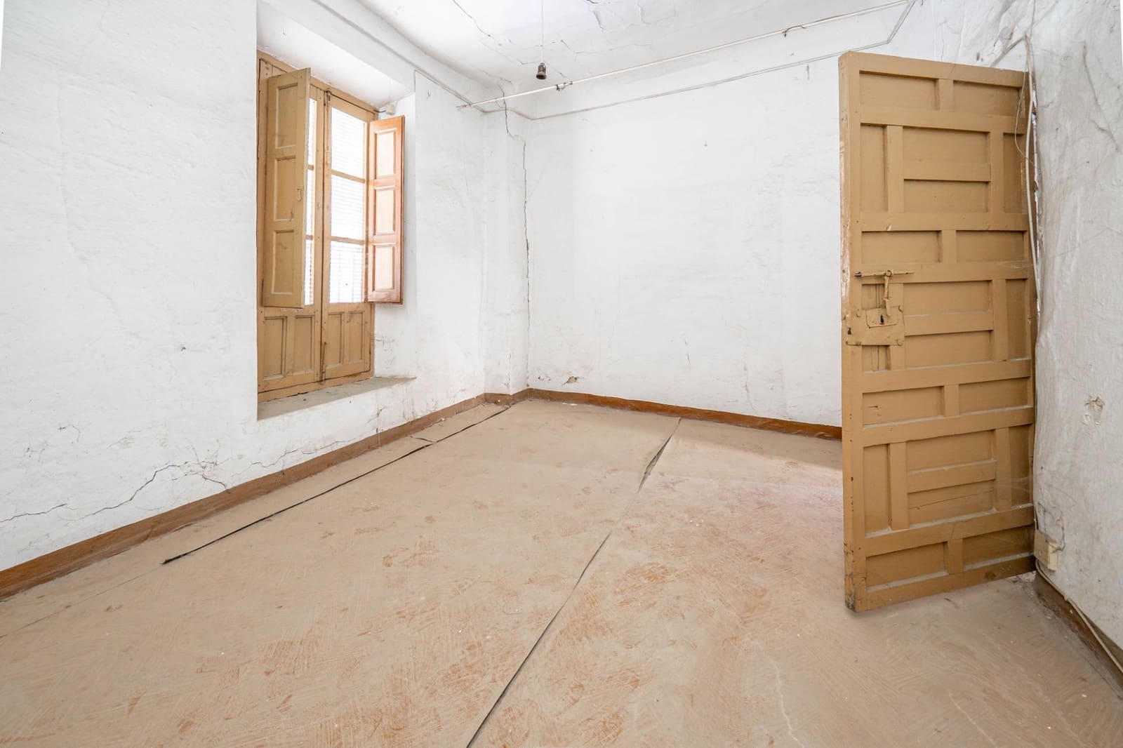 4 bedroom Finca/Country House for sale in Ogijares - € 79,500 (Ref: 9419720)