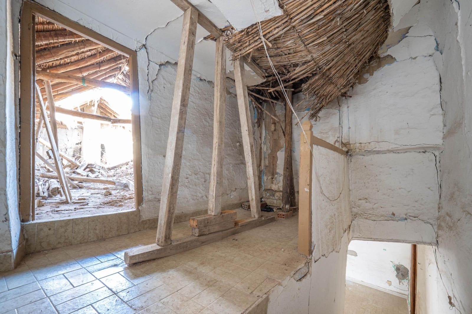 4 bedroom Finca/Country House for sale in Ogijares - € 79,500 (Ref: 9419720)