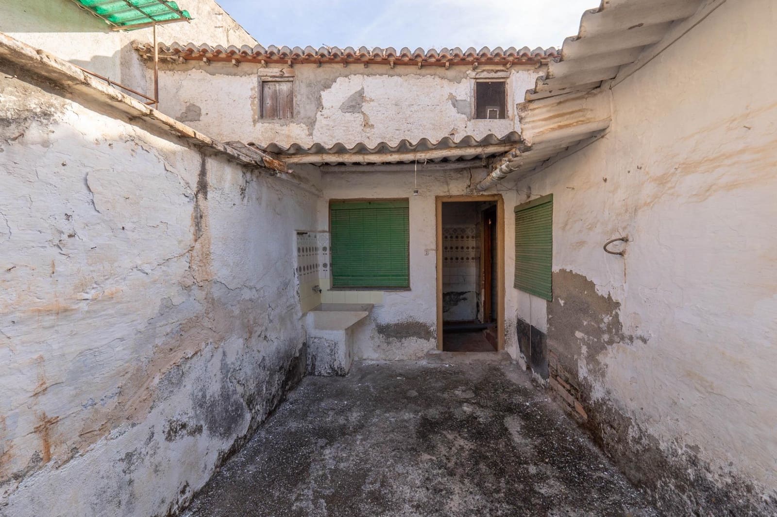 4 bedroom Finca/Country House for sale in Ogijares - € 79,500 (Ref: 9419720)