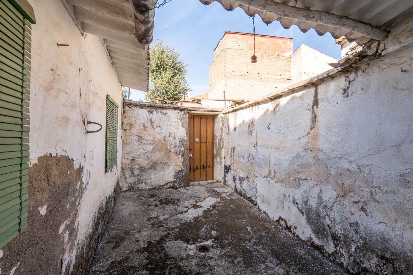 4 bedroom Finca/Country House for sale in Ogijares - € 79,500 (Ref: 9419720)