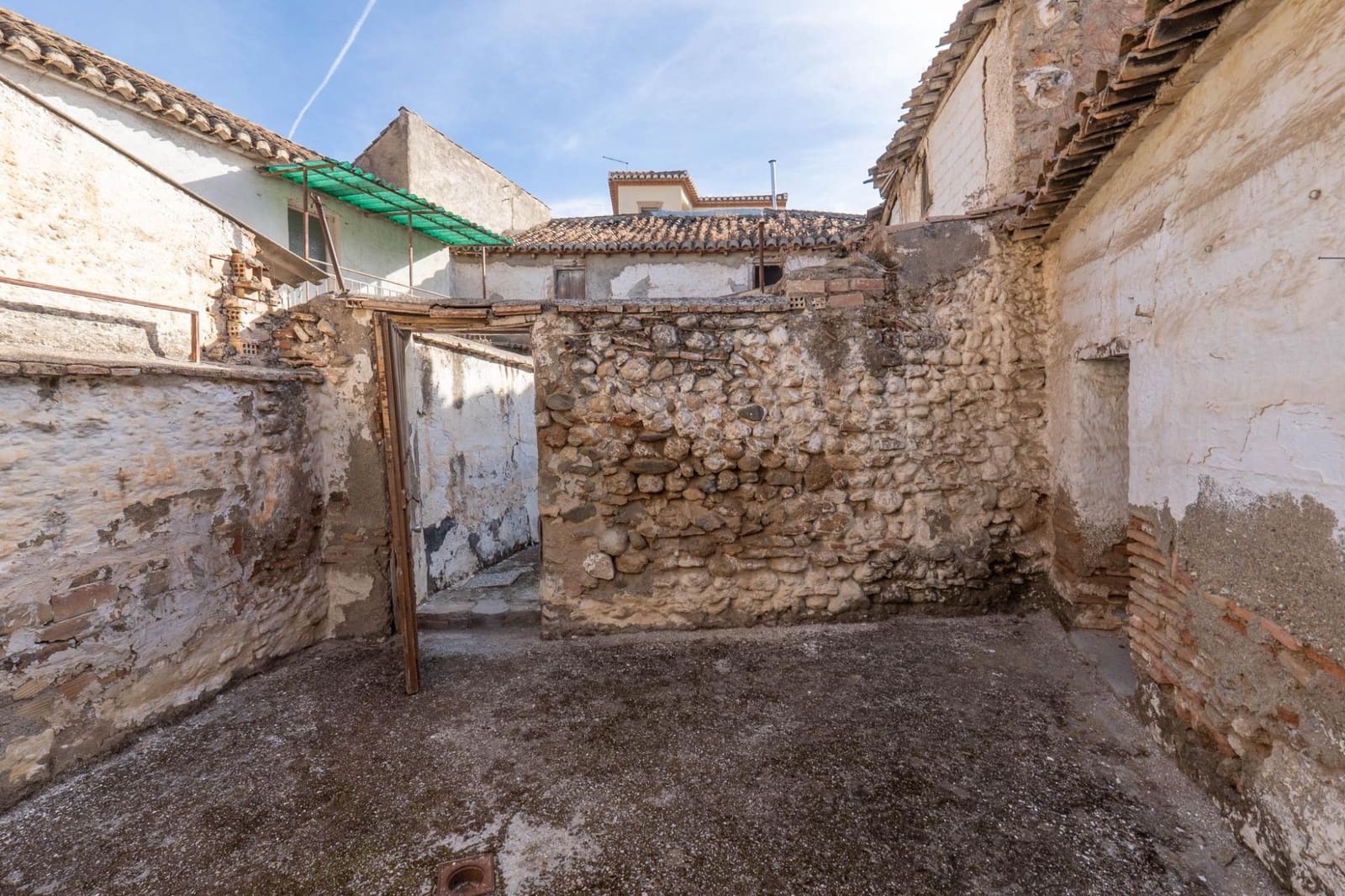 4 bedroom Finca/Country House for sale in Ogijares - € 79,500 (Ref: 9419720)