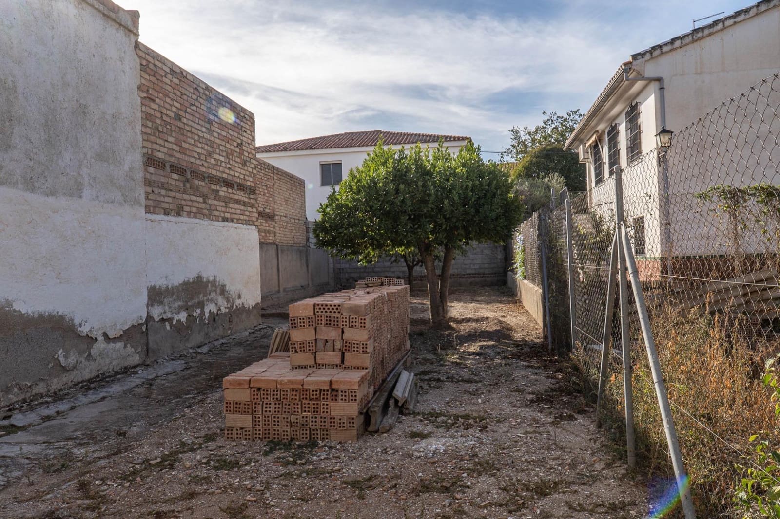 4 bedroom Finca/Country House for sale in Ogijares - € 79,500 (Ref: 9419720)