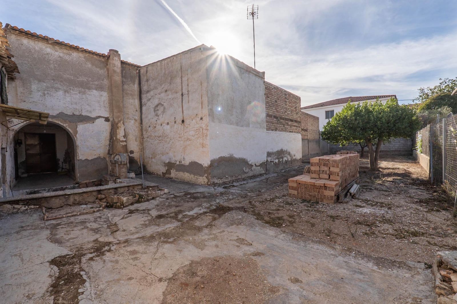 4 bedroom Finca/Country House for sale in Ogijares - € 79,500 (Ref: 9419720)