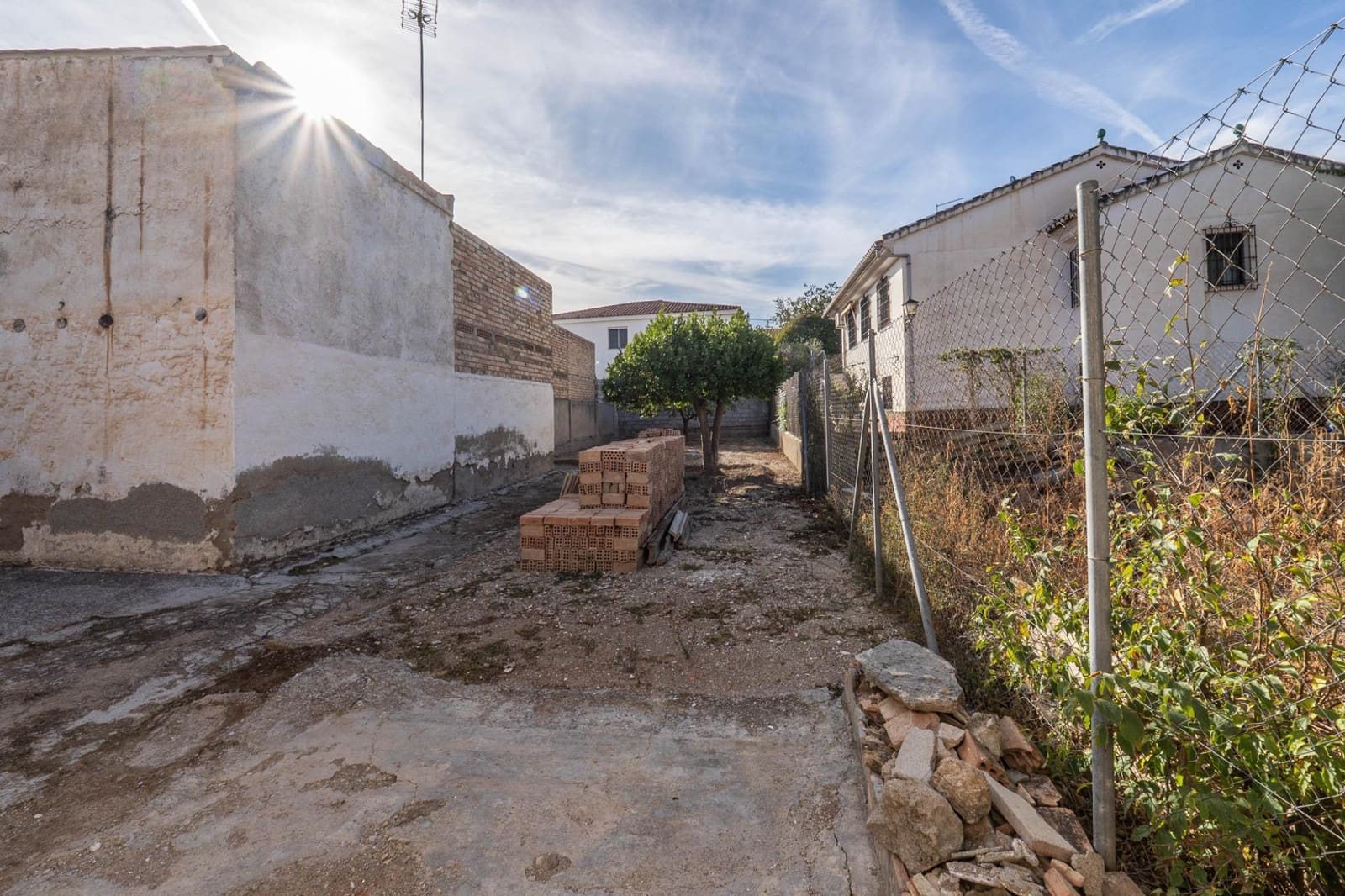 4 bedroom Finca/Country House for sale in Ogijares - € 79,500 (Ref: 9419720)