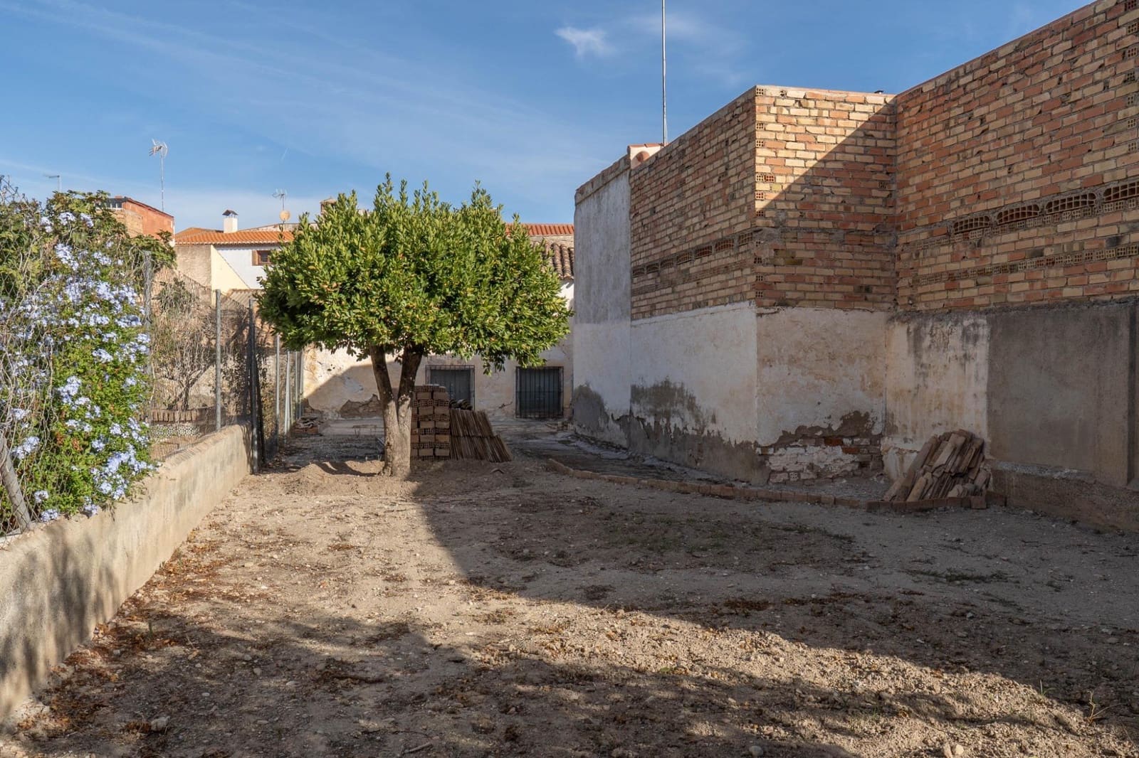 4 bedroom Finca/Country House for sale in Ogijares - € 79,500 (Ref: 9419720)