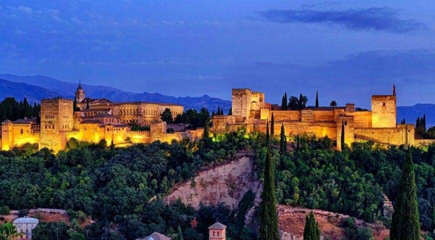 5 makuuhuone Yritys myytävänä paikassa Granada kaupunki - 289 000 € (Ref: 9419723)