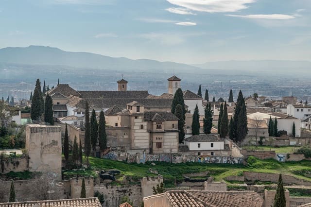 5 makuuhuone Yritys myytävänä paikassa Granada kaupunki - 289 000 € (Ref: 9419723)