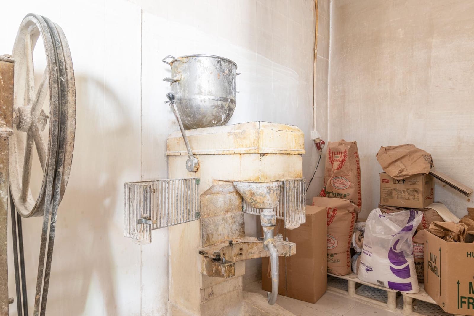 5 makuuhuone Yritys myytävänä paikassa Granada kaupunki - 289 000 € (Ref: 9419723)