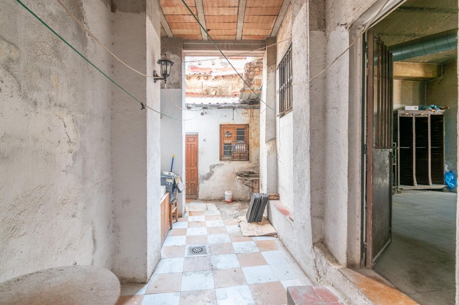 5 makuuhuone Yritys myytävänä paikassa Granada kaupunki - 289 000 € (Ref: 9419723)