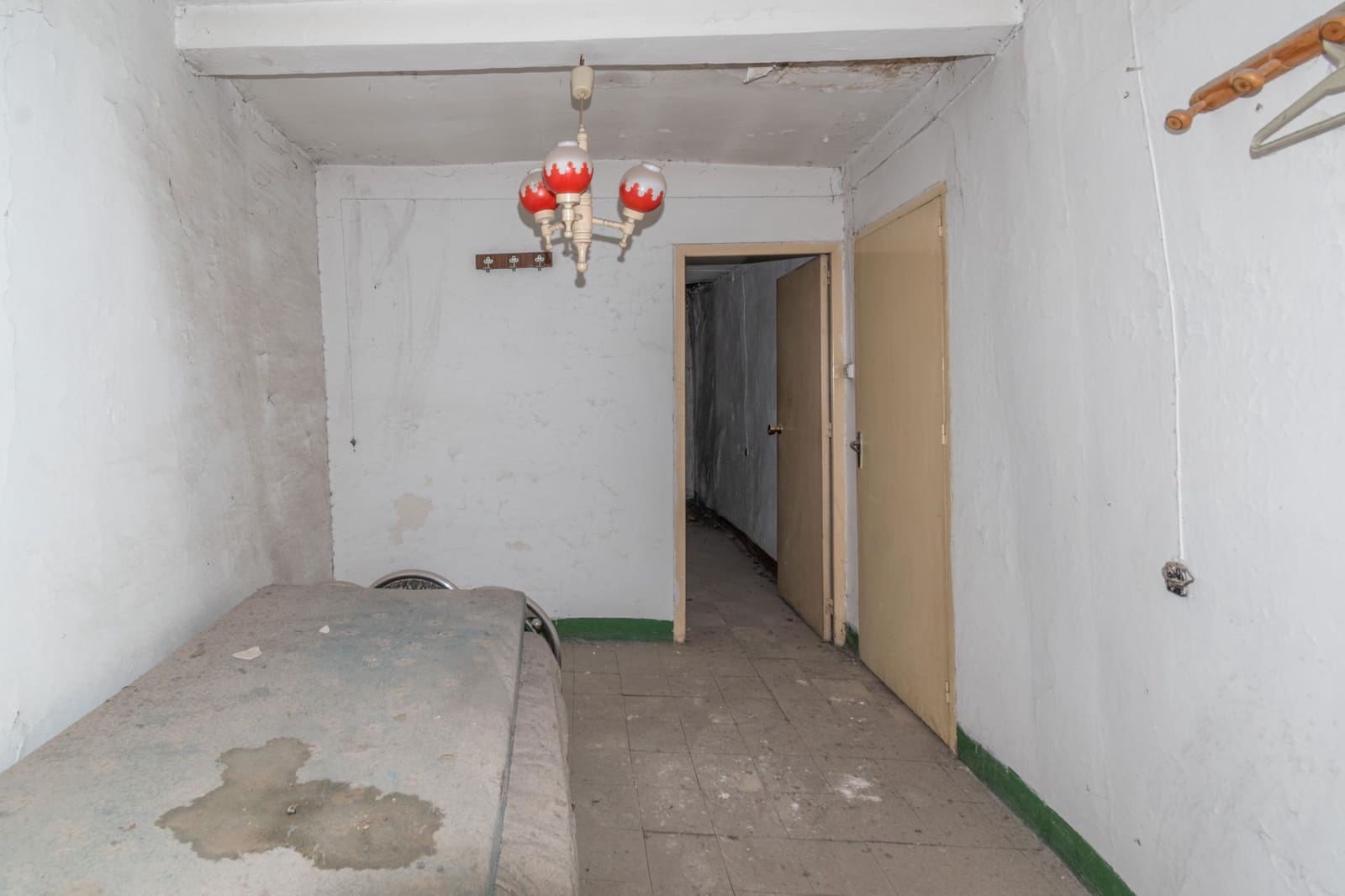 5 makuuhuone Yritys myytävänä paikassa Granada kaupunki - 289 000 € (Ref: 9419723)