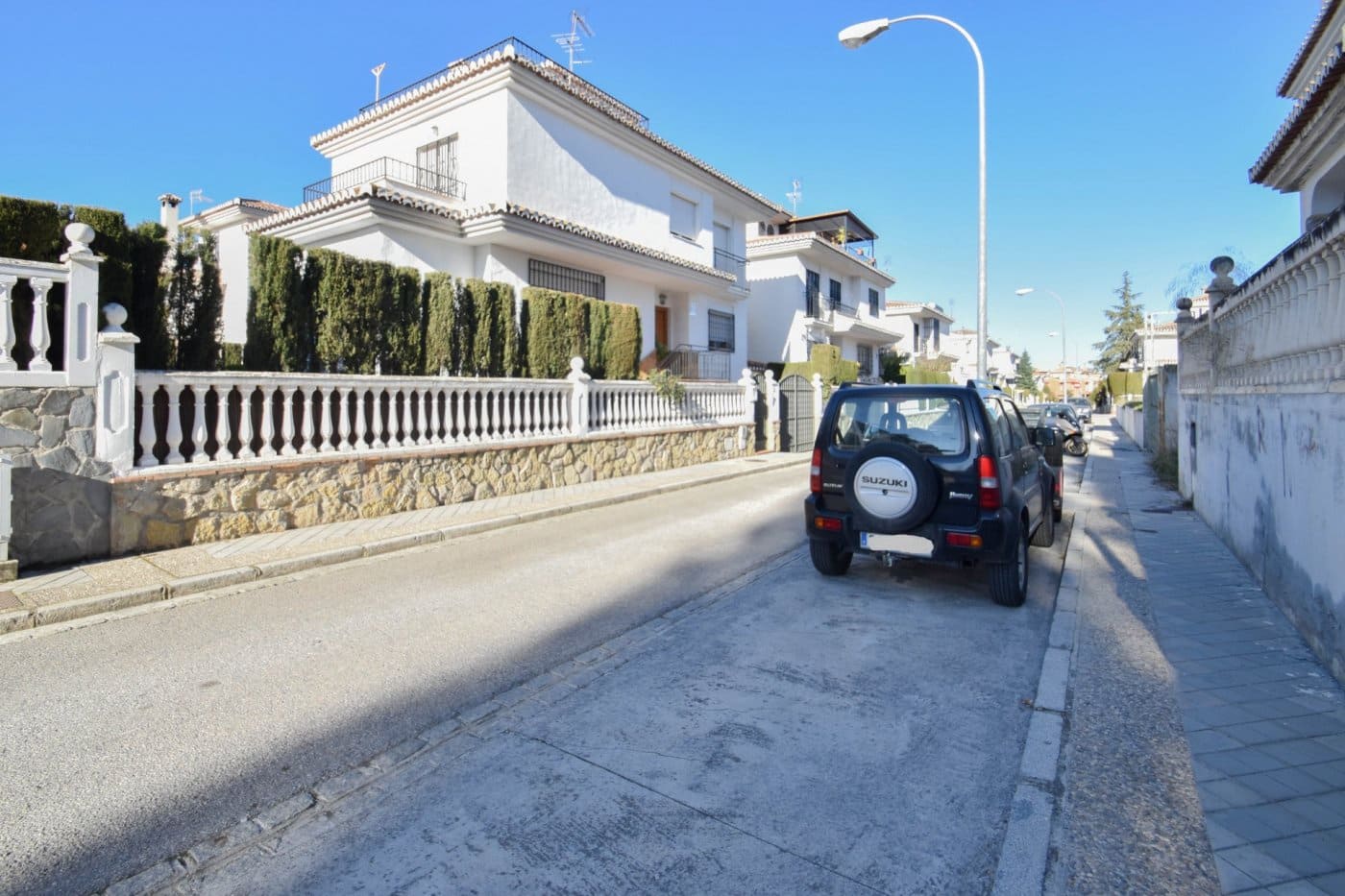 Commercial for sale in Granada city - € 455,000 (Ref: 9419726)